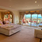 Luxurious Villa 6 Min From Beach With Sea Views