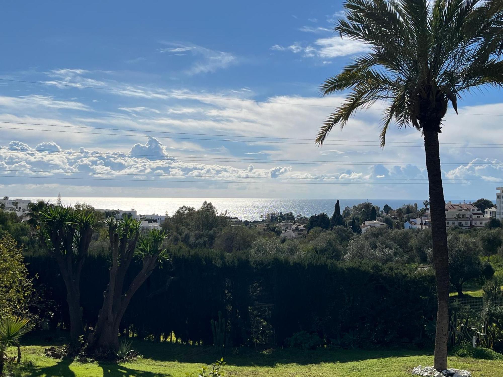 Luxurious 6 Min From With Sea Views *