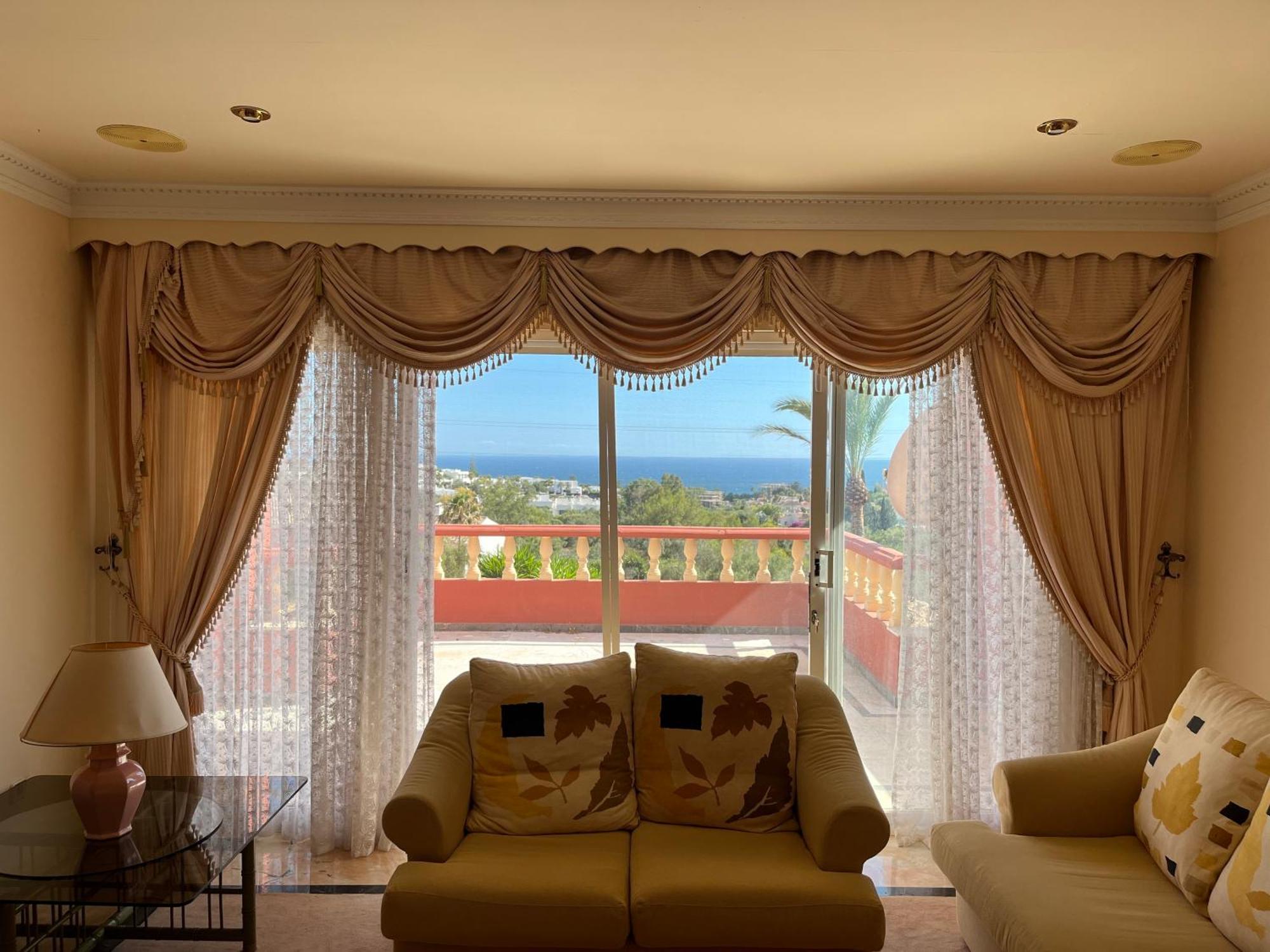 Spacious With Stunning Sea Views Marbella