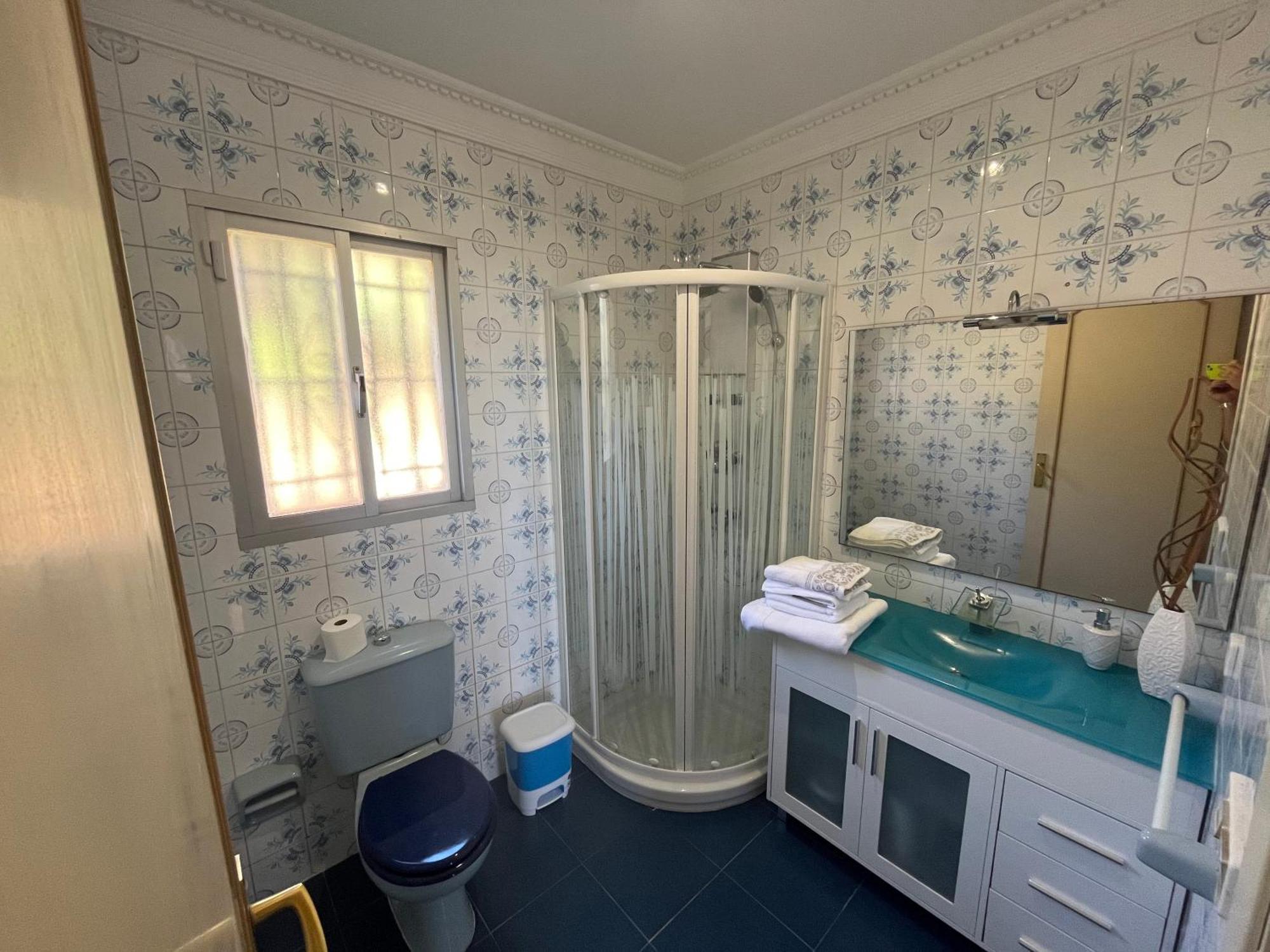 Spacious With Stunning Sea Views