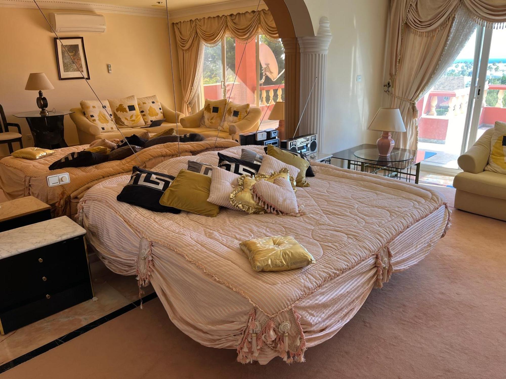Villa Spacious With Stunning Sea Views *