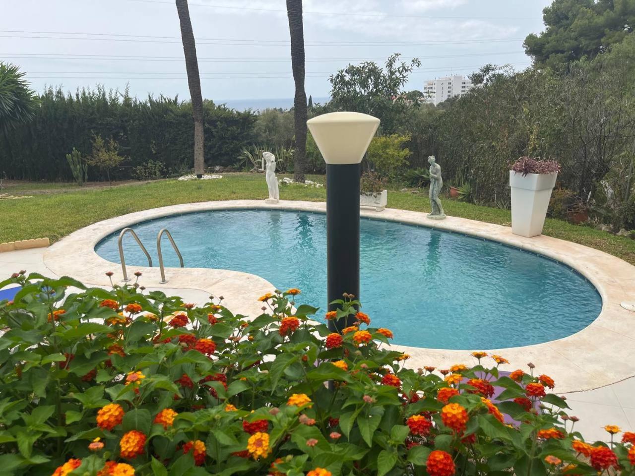 Spacious With Stunning Sea Views