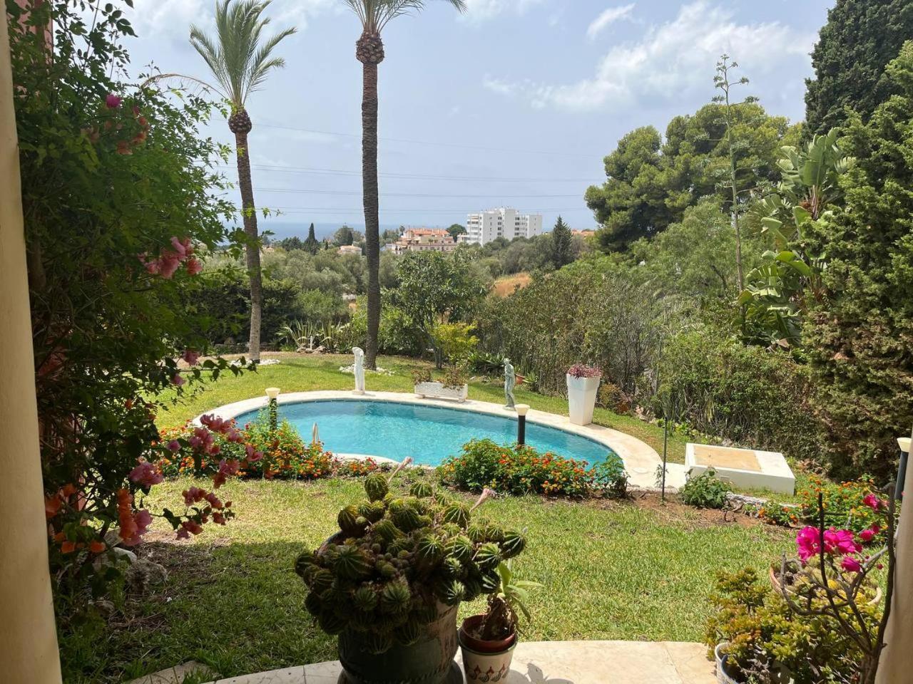 Villa Spacious With Stunning Sea Views Marbella