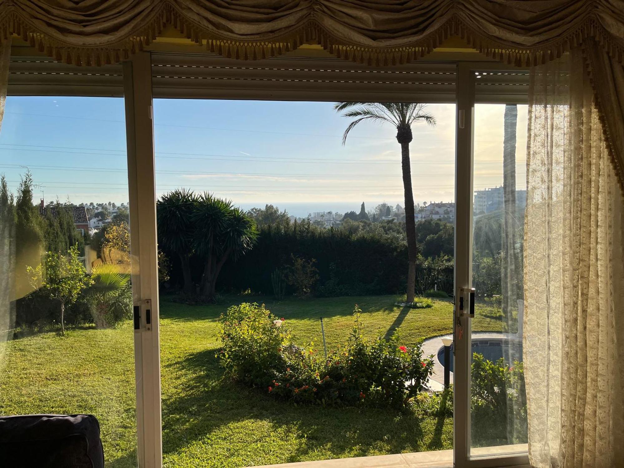 Spacious With Stunning Sea Views Villa Marbella