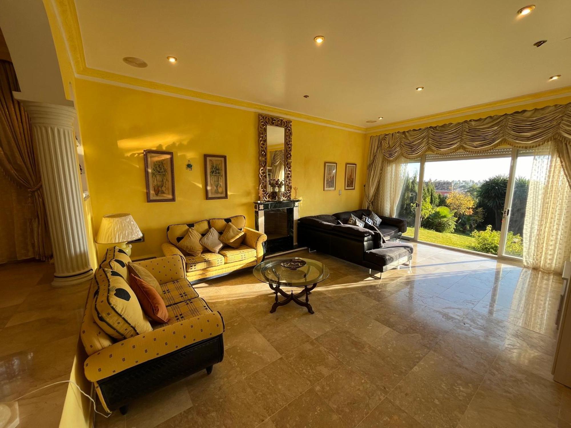 Villa Spacious With Stunning Sea Views